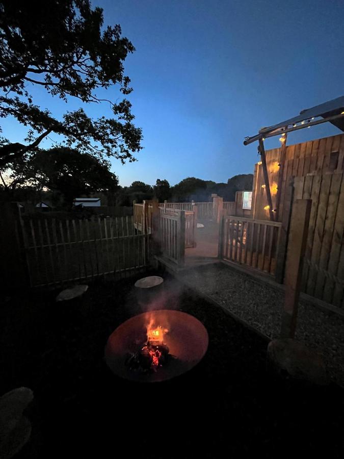 Aladdin Safari Tent Tenby Luaran gambar