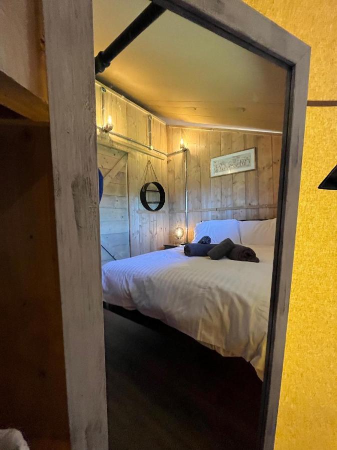 Aladdin Safari Tent Tenby Luaran gambar